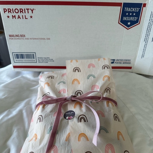 🩷💀 Dia de Los Muertos Sugar Skull scrub top medium - Picture 6 of 6